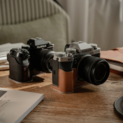 Leather Camera Case (For FujiFilm）
