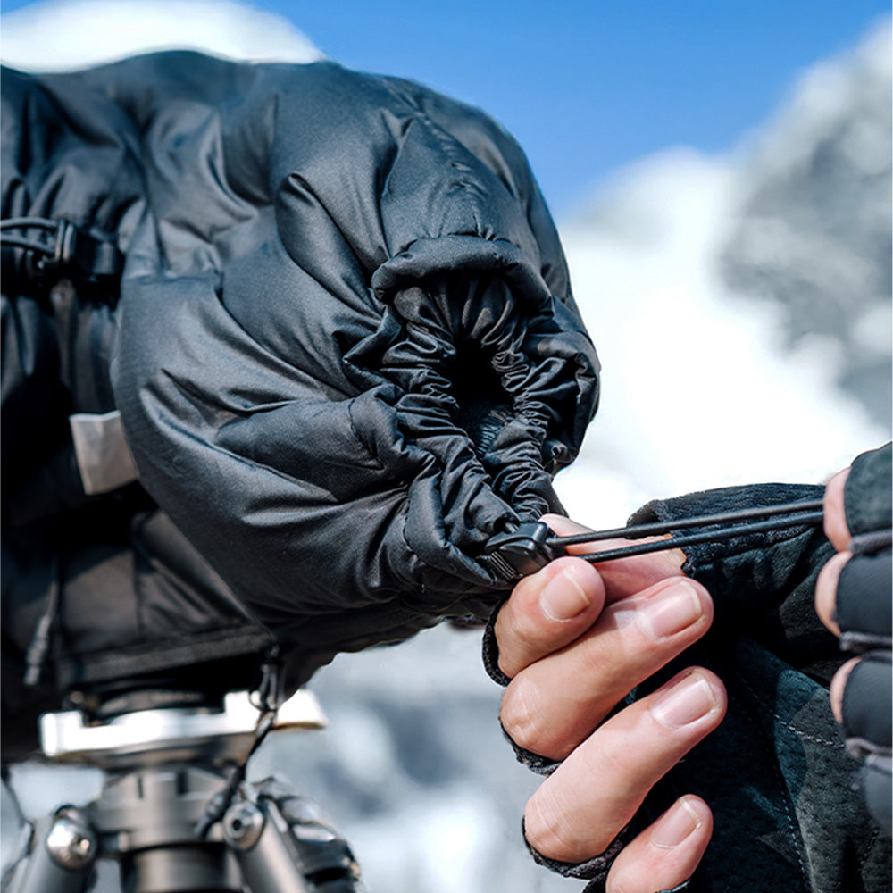 Camera Cold-proof Warm Cover: Adjustable lens sleeve with snow-proof cover, prevents snow from landing on the lens