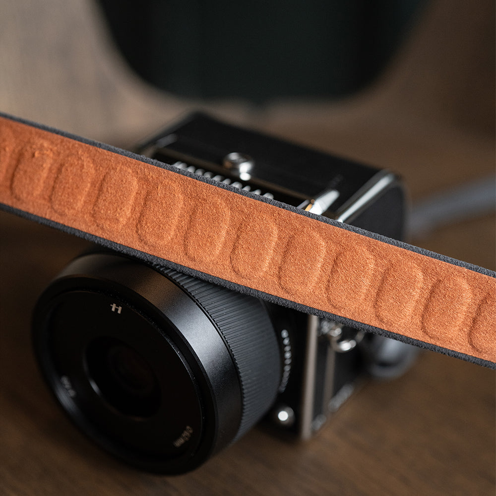 Camera Shoulder Strap Air (Retro): Urban retro style with leather-like suede