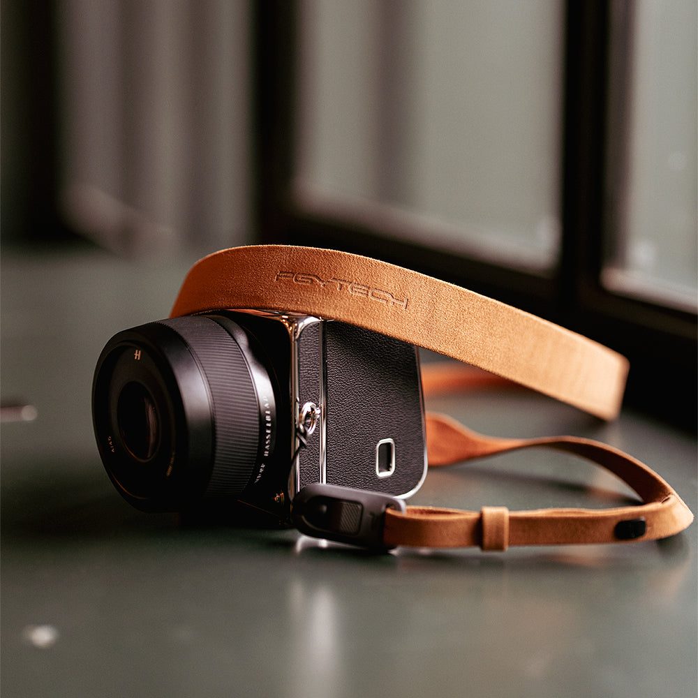 Camera Shoulder Strap Air (Retro): Urban retro style with leather-like suede