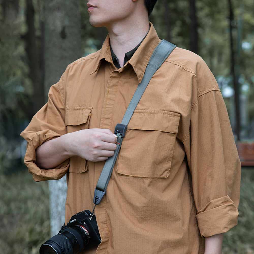 Adjust the camera shoulder straps for a perfect fit.