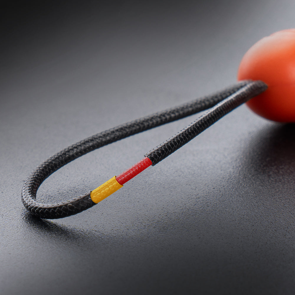 The Camera Strap Pro is designed with three-layer visual wear Indicator.