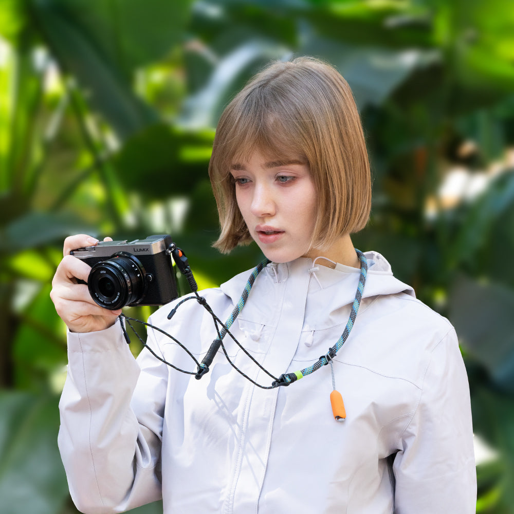 Camera Strap Slim (Outdoor): slim-and-wide design for all-day comfort and freer shooting