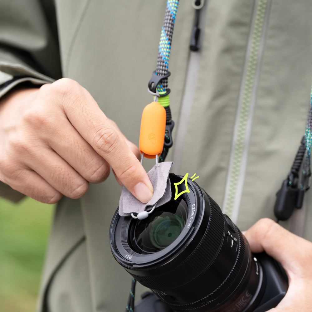 Camera Strap Slim (Outdoor): Built-in cleaning accessory for quick lens wipes, keeping your gear clear