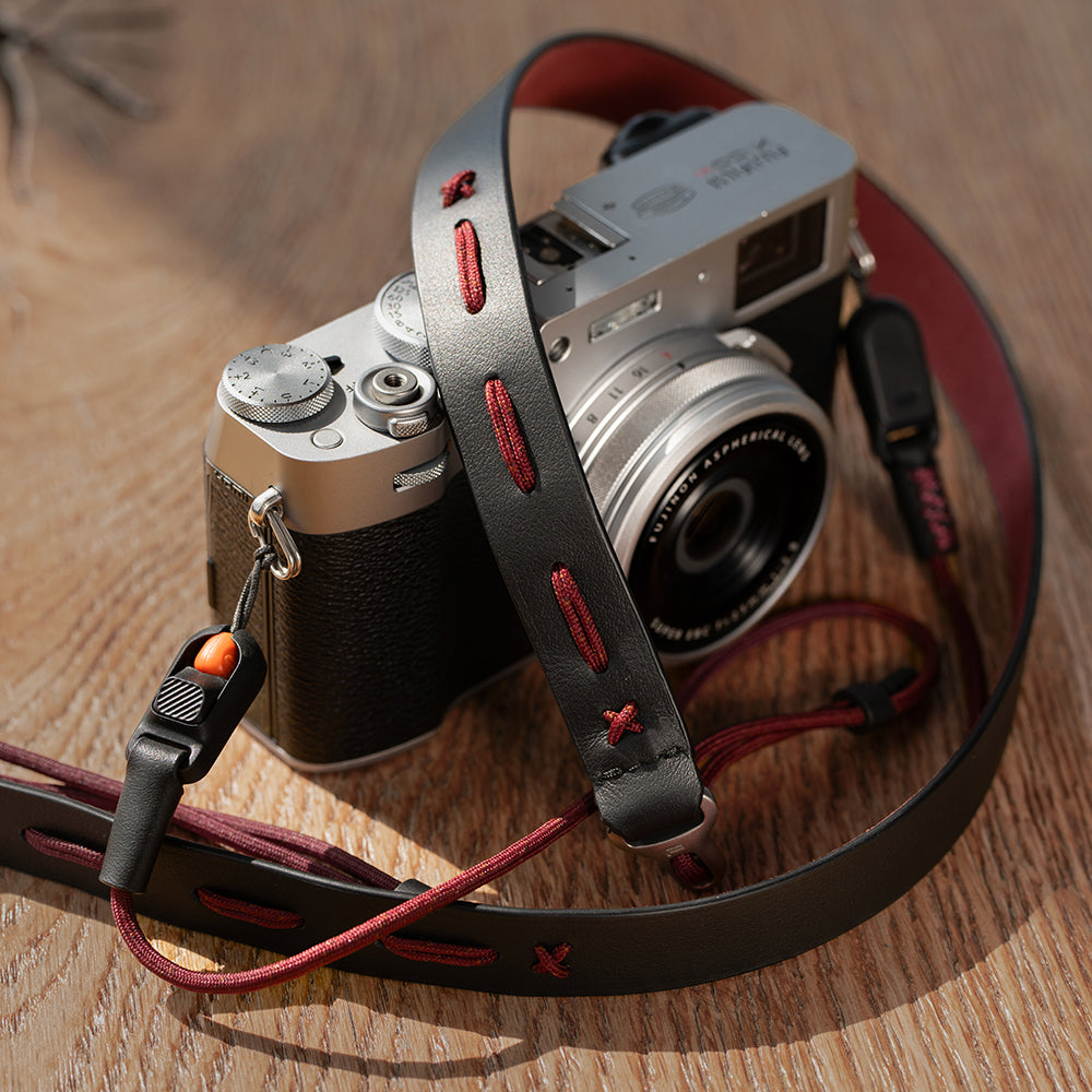 Camera Strap Slim (Vintage): Handcrafted leather and cord weave design, showcasing refined vintage aesthetic