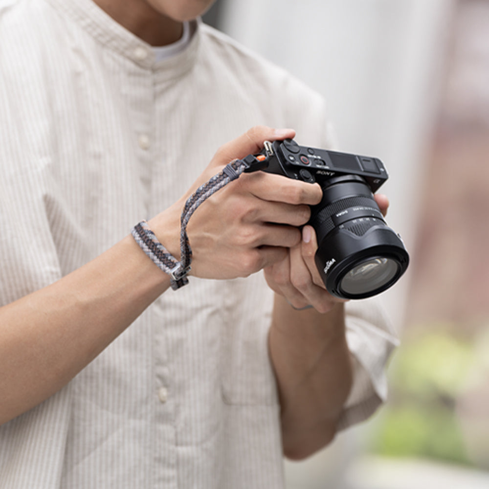 Camera Wrist Strap Slim: Versatile for diverse shooting scenarios