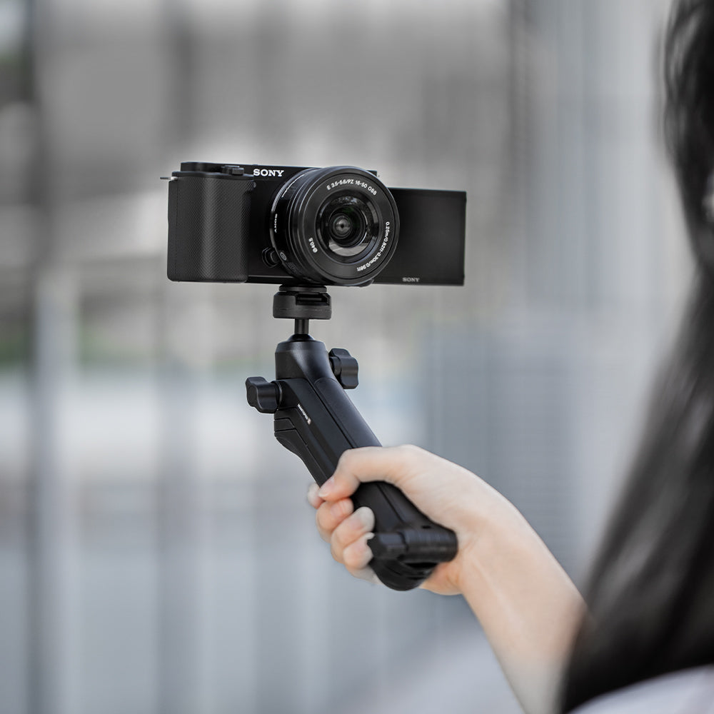 CapLock MantisPod Z: Multi-adapter compatibility for action cameras, smartphones, and mirrorless cameras