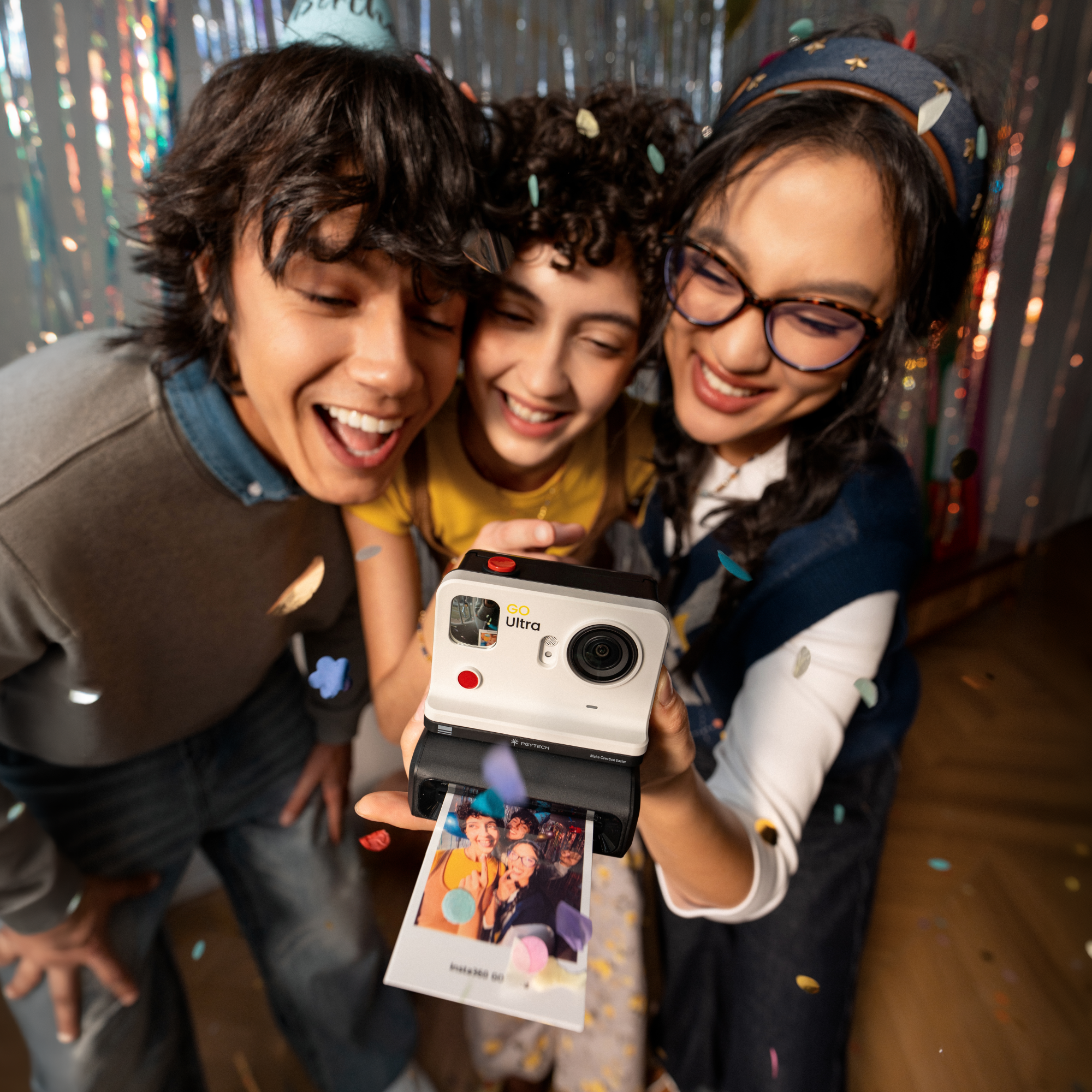 Use the GO Ultra FunCam Case Kit and shoot with friends.