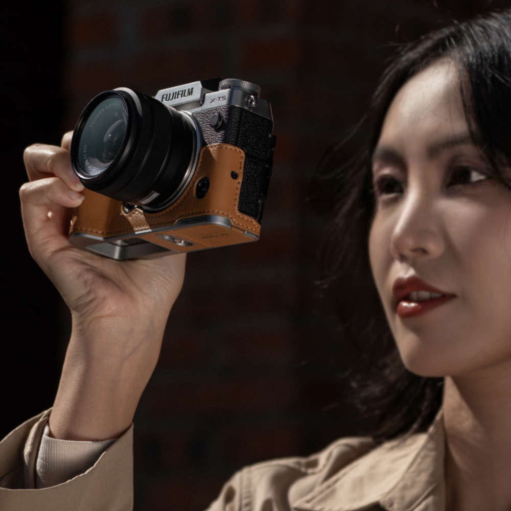 decorate your camera with the Leather Camera Case (For FujiFilm）