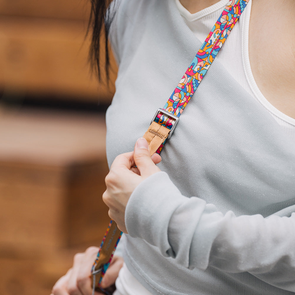The LinkGo Phone Photography Strap(Webbing) is adjustable