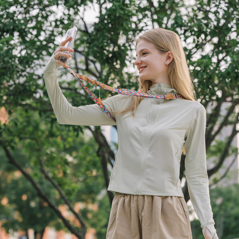Carry your phone and shoot
with the LinkGo Phone Photography Strap(Webbing)