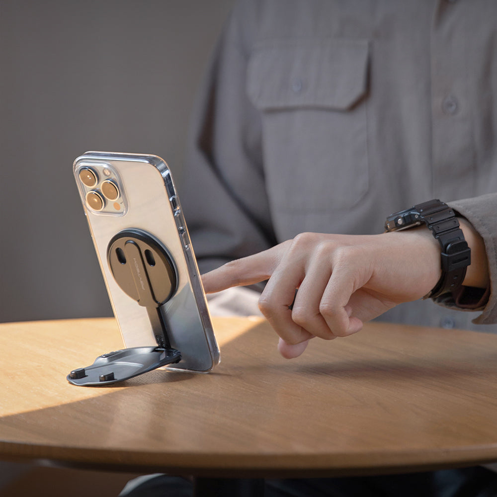 the desktop stand mode of the MagFlex Phone Photography Stand