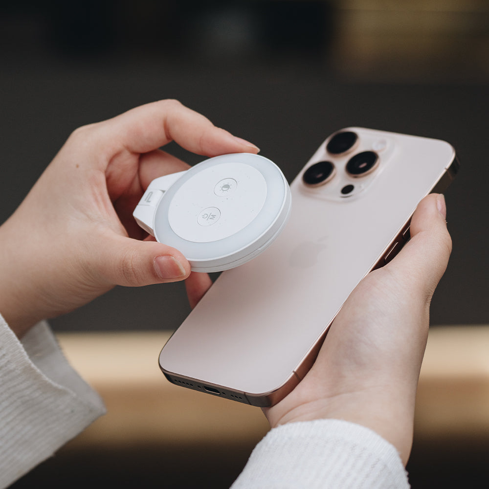MagGlow Phone Fill Light: MagSafe-compatible for flexible, on-the-go lighting