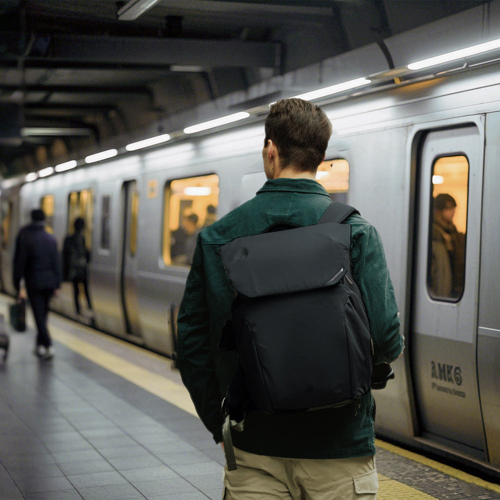 Elporing the city with the OneGo 2 BackPack.