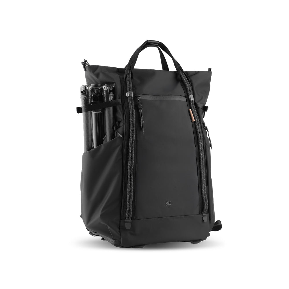Shoulder strap with quick-clip slot, convenient for camera attachment