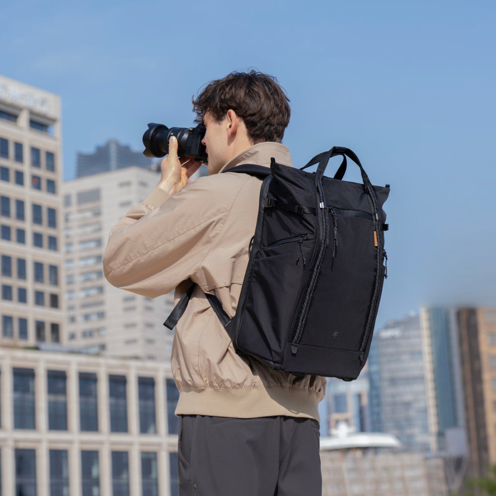 The OneGo Roamer Tote Backpack offers comfortable carrying to free your hands.