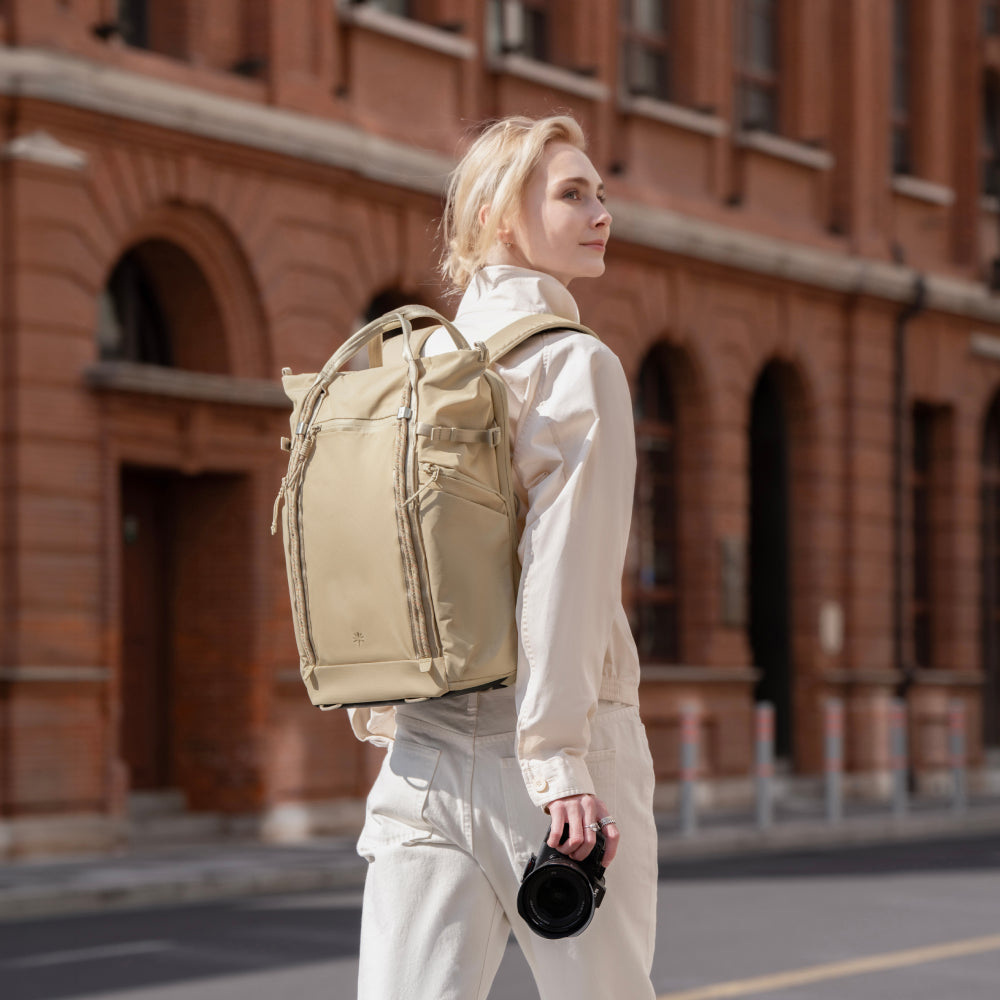 The OneGo Roamer Tote Backpack suits leisure travel to capture wonderful moments effortlessly.