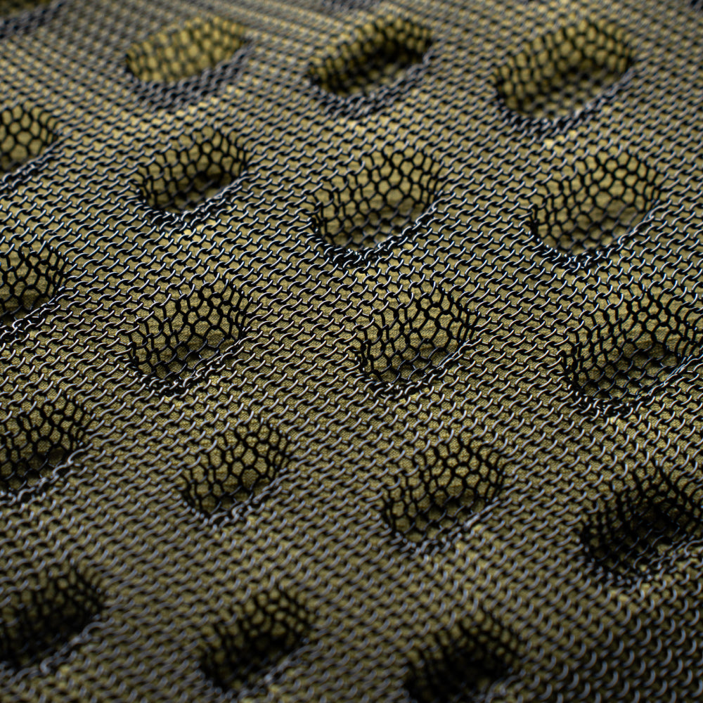 The OneGo Roamer Tote Backpack breathable 3D mesh back panel keeps your back cool with efficient airflow.