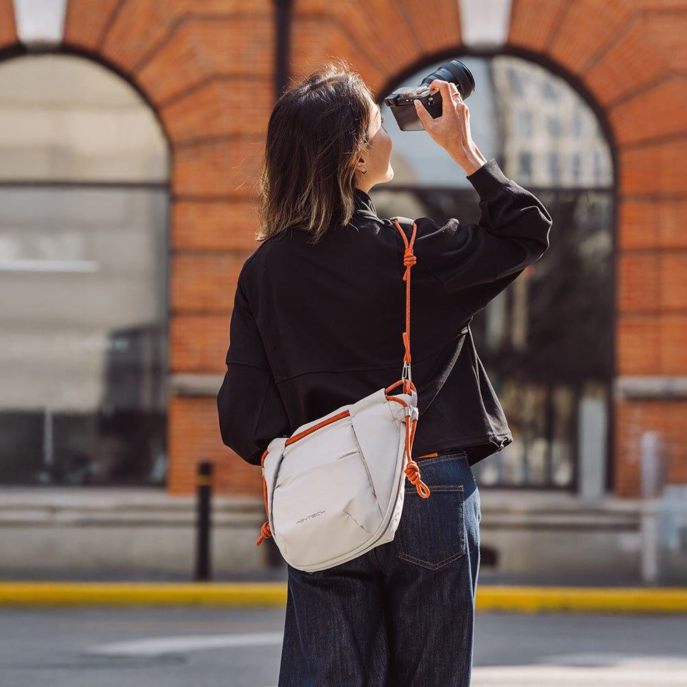 Shooting on the street with OneGo Rope Strap Bag.