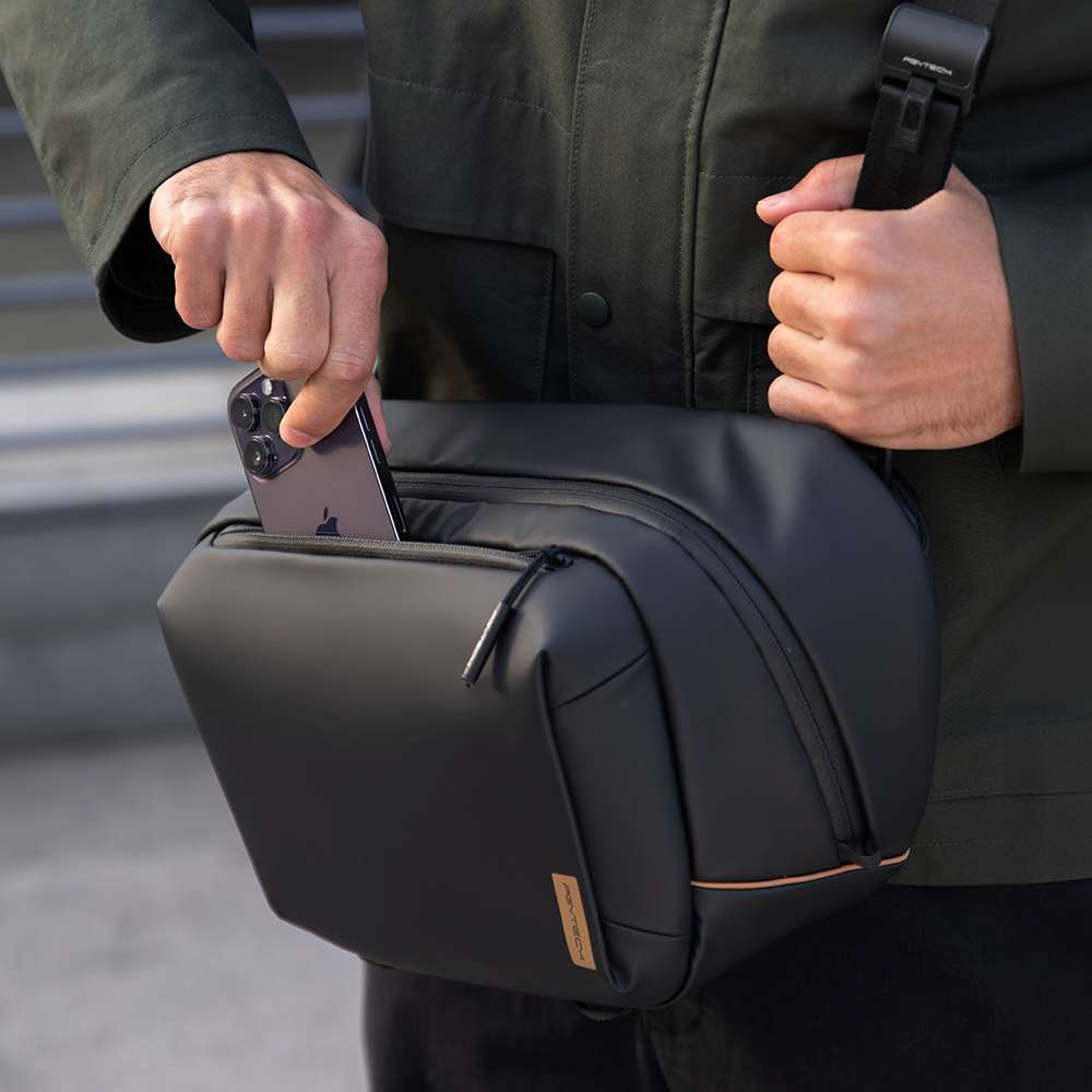 Keep your daily must-haves within easy reach with the OneGo Solo V2.