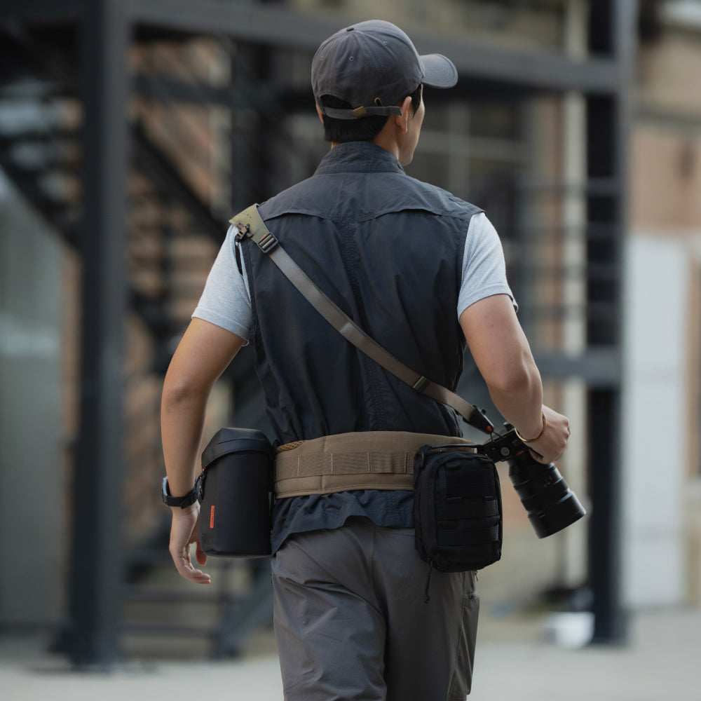 OneMo Photography Waist Belt: Wide padded design for superior comfort and pressure relief.