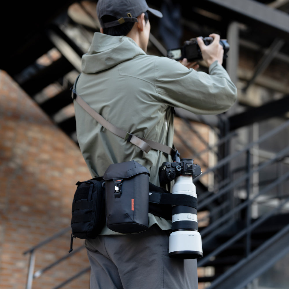 OneMo Photography Waist Belt: Multiple mounting points for flexible gear attachment.