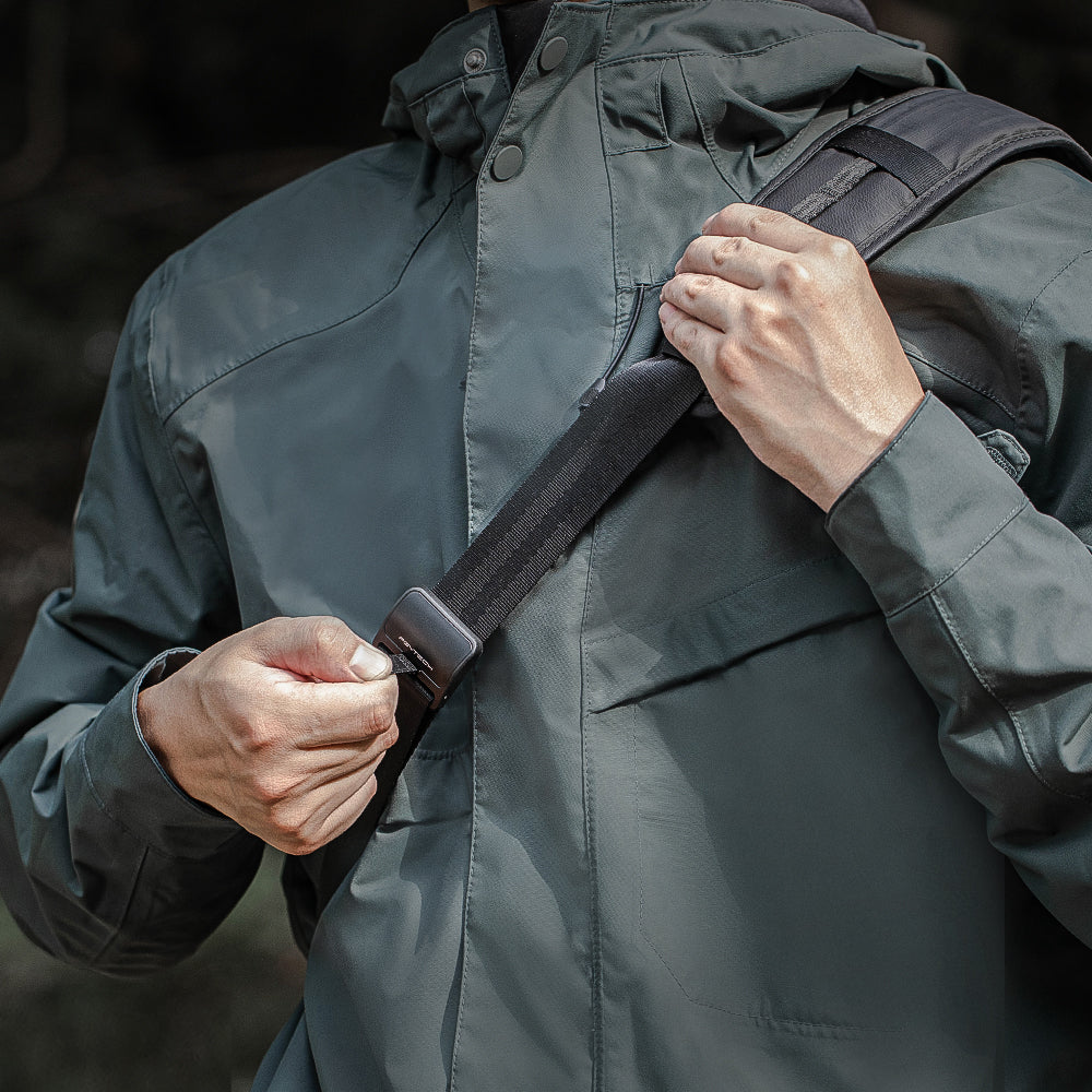The OneMo Sling Uses Quick Adjusters for a Snug Fit.