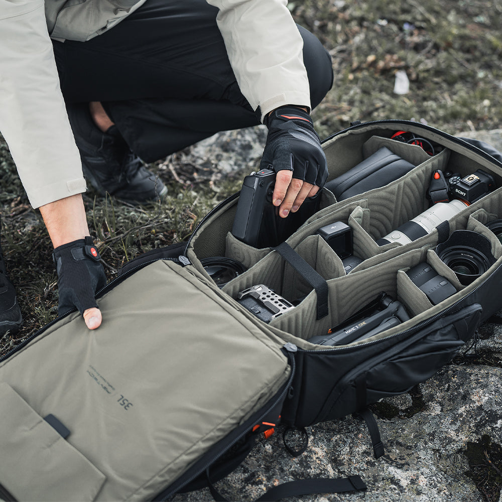 OnePro Focux Backpack：180° lay-flat opening enables easy, complete access to all your gear