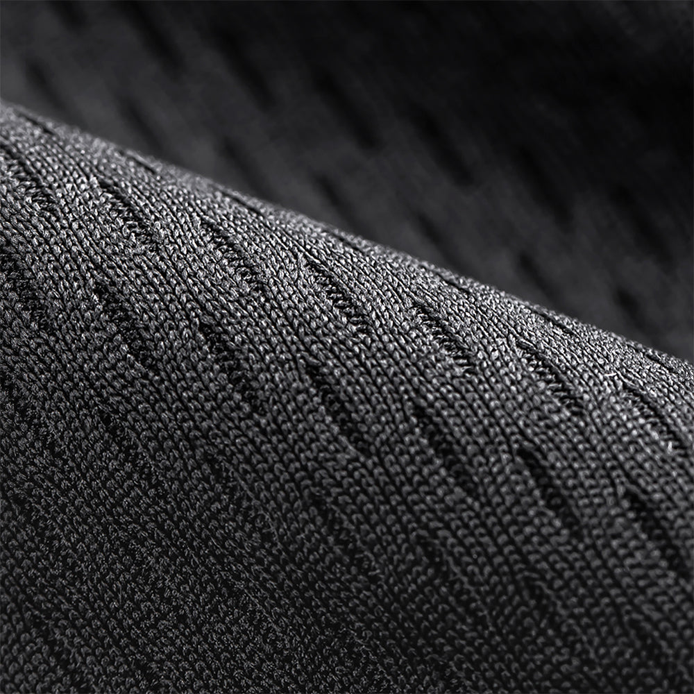 The Photography Gloves(Fingerless) uses mesh materials.