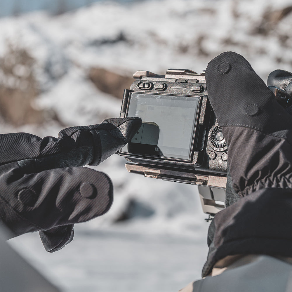Using Photography Gloves, Effortless touchscreen control without exposing fingers