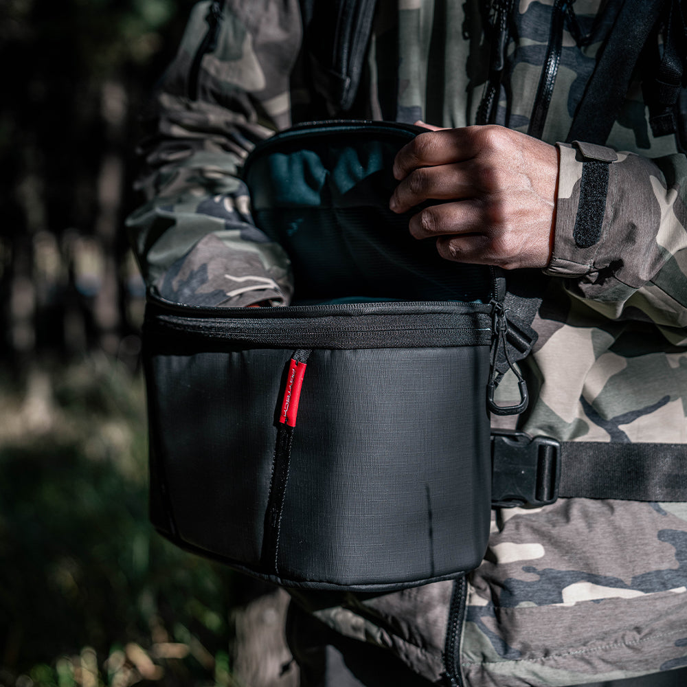 Large opening of the OneMo 2 Backpack Shoulder Bag