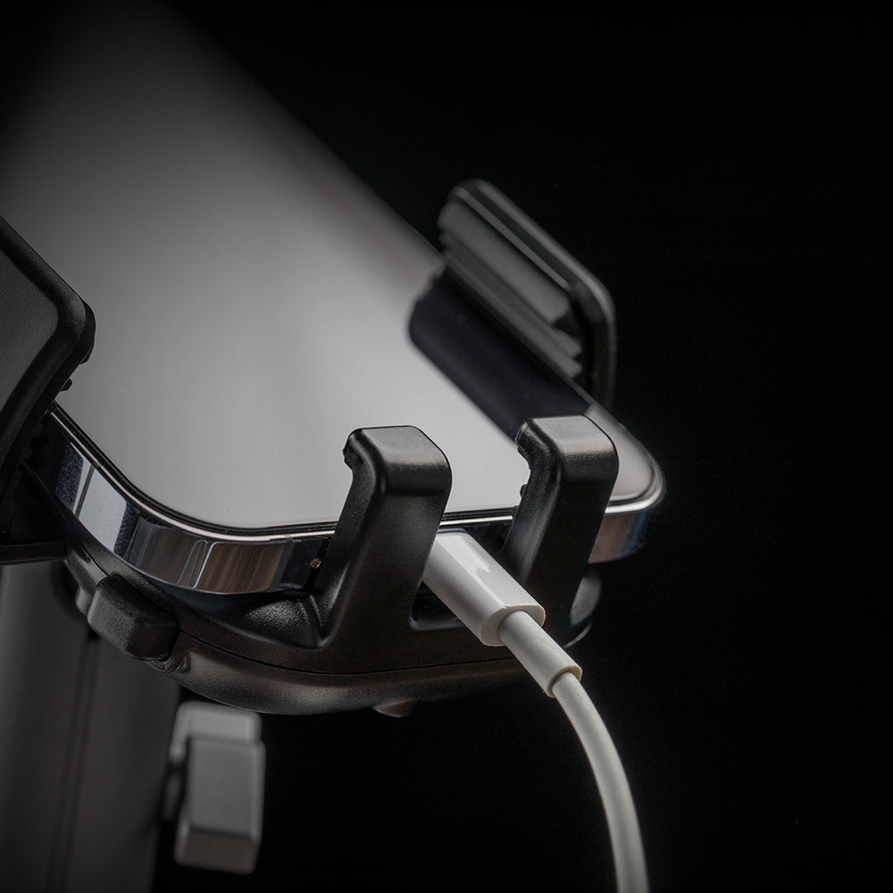 Smartphone Adhesive Mount​
Port cutout enables simultaneous navigation and charging
